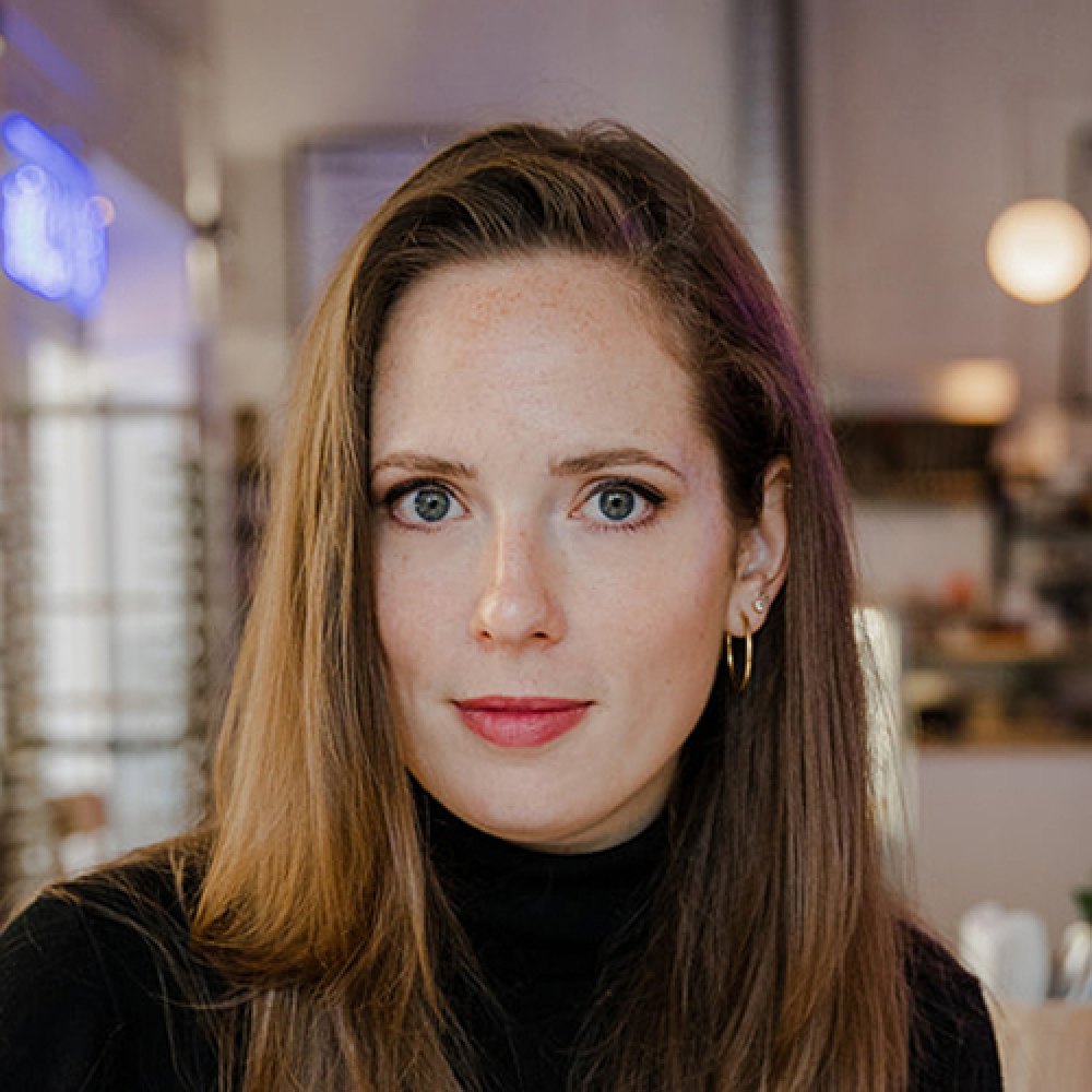 Eszter Karaszi